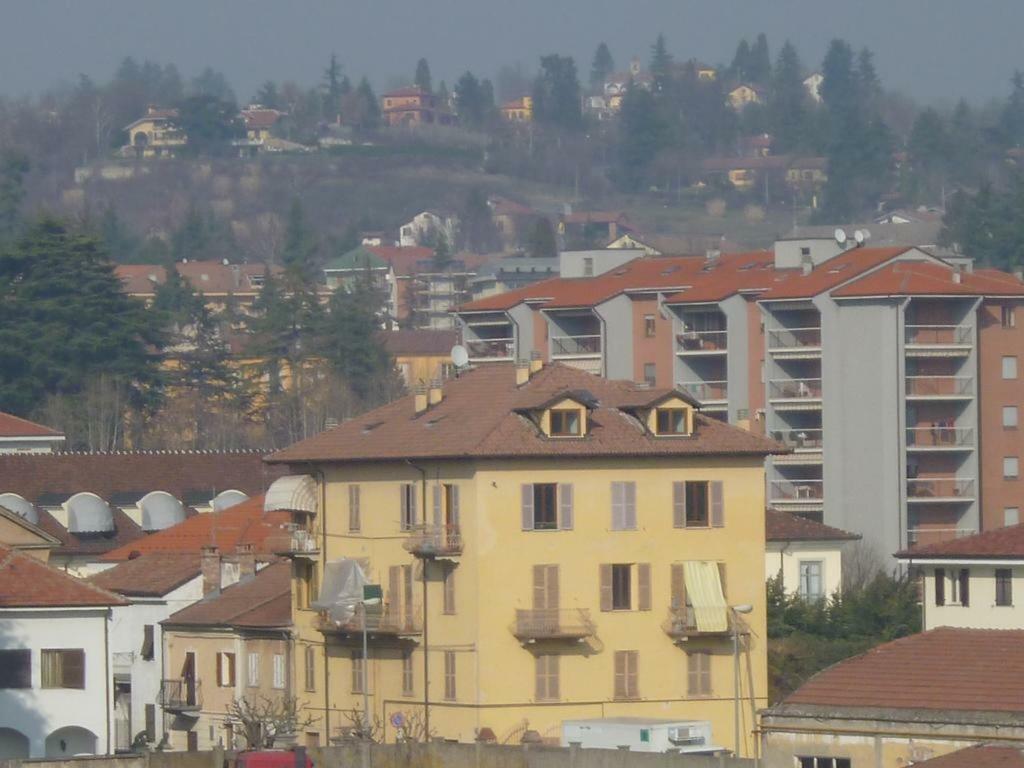 A Casa Di Gloria Apartment Acqui Terme Luaran gambar